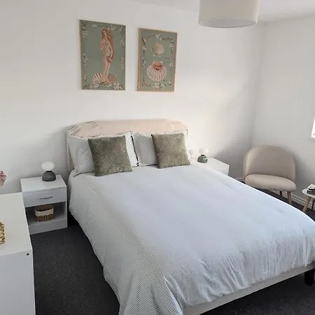 Сasa de vacaciones Modern 2-bedroom Sleeps 6 With Parking & Garden Leeds (West Yorkshire)