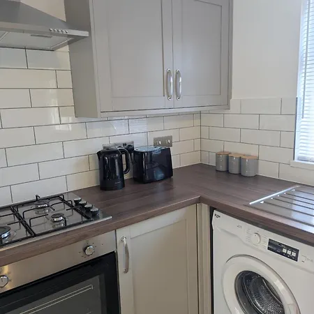 Modern 2-bedroom Sleeps 6 With Parking & Garden Σπίτι διακοπών Λιντς