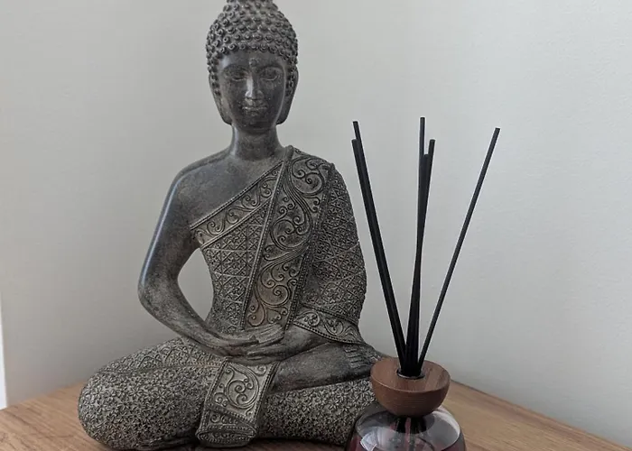 Modern 2-bedroom Sleeps 6 With Parking & Garden Сasa de vacaciones